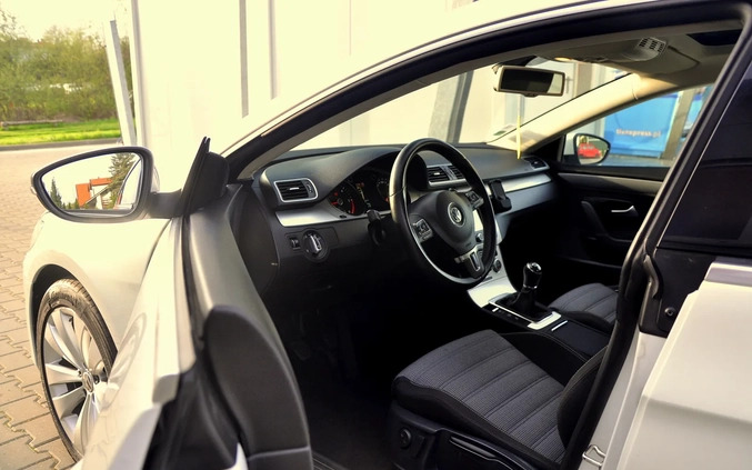 Volkswagen CC cena 55800 przebieg: 225000, rok produkcji 2013 z Rzeszów małe 137